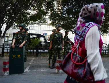 «Μπλόκο» της Κίνας στα θρησκευτικά ονόματα των παιδιών της μειονότητας των Ουιγούρων (φωτό)